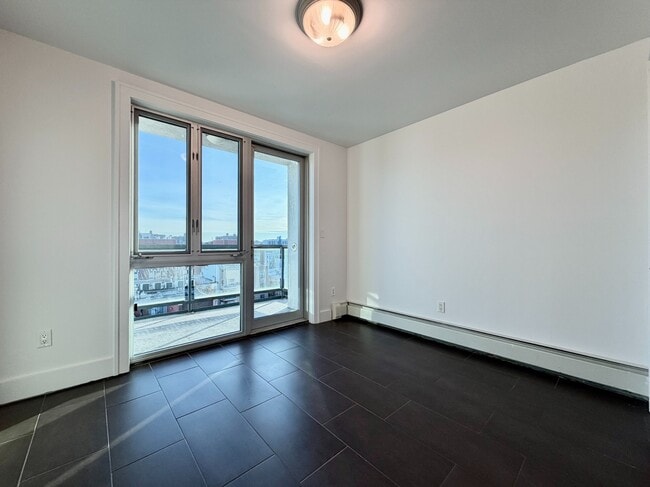 Building Photo - 143 Skillman Ave