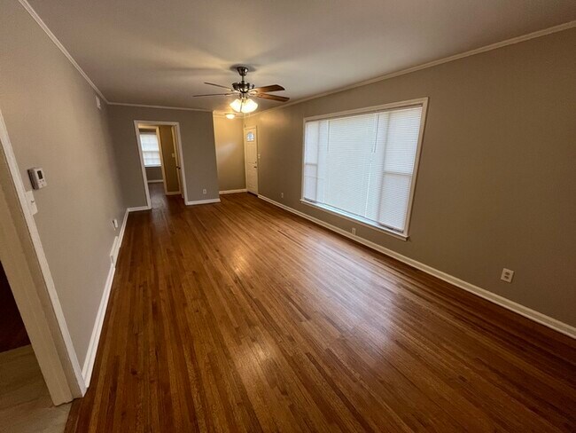 Building Photo - 4860 Berrydale Ave