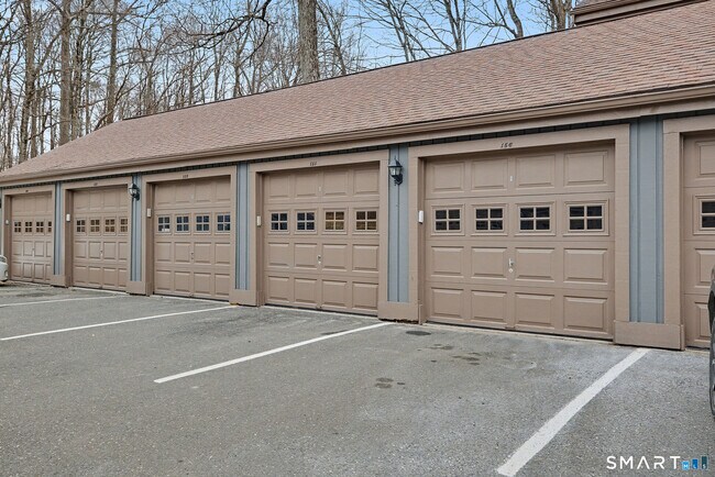 Foto del edificio - 156 Heatherwood Dr