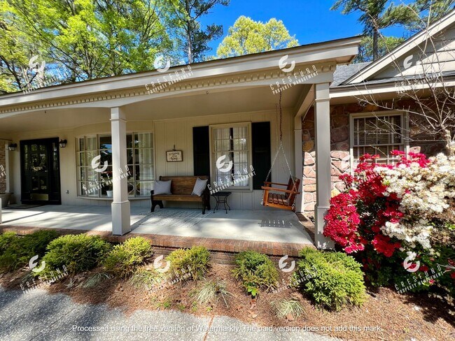 Building Photo - Coming  Mid Mid June Charming 5BR 3 Bath 3...