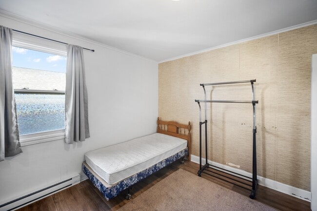 Building Photo - 52 Grenfell Ave