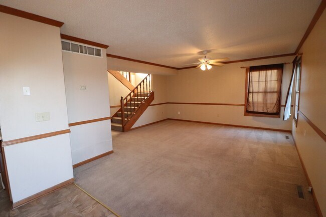 Foto del edificio - Spacious Townhome
