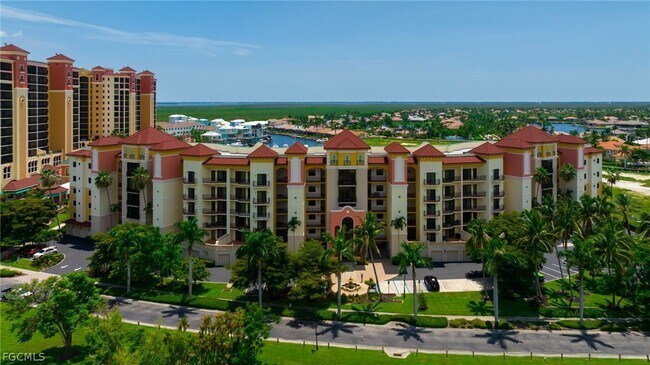 Foto del edificio - 5706 Cape Harbour Dr