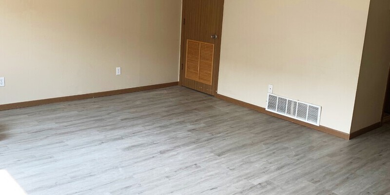 Foto principal - 300 N Clay