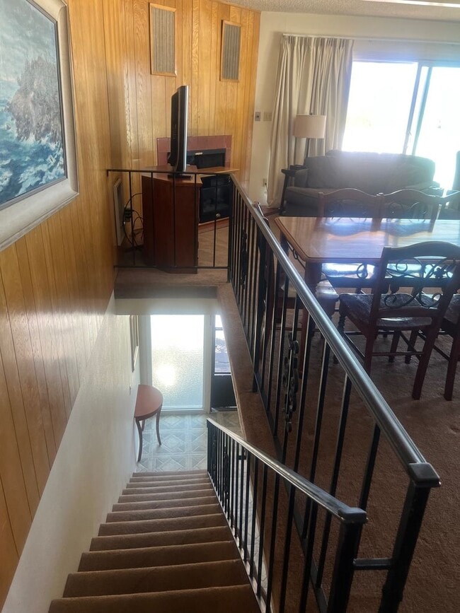 Foto del edificio - 709 Lakeview Ave