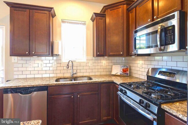 Foto del edificio - 630 Warblers Perch Wy