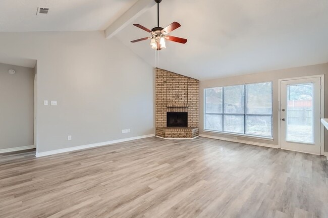 Building Photo - 1304 Seabrook Dr