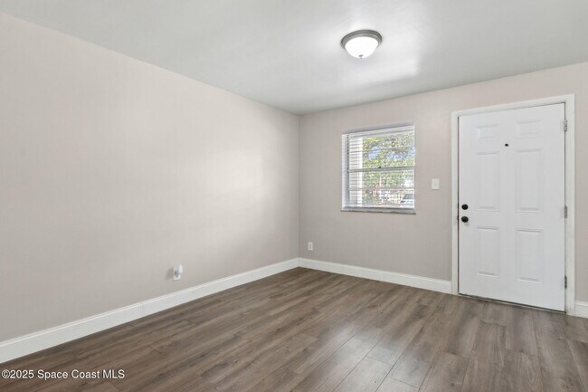 Foto del edificio - 311 S Brown Ave