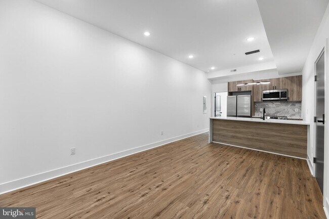 Foto del edificio - 3934 W Girard Ave