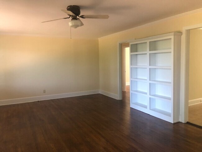Foto del edificio - 2229 Stewart St