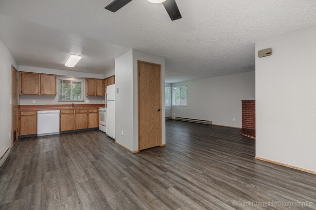 Building Photo - 33333 Mountain Way