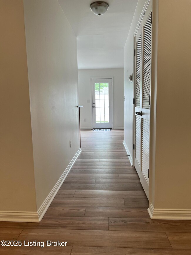 Building Photo - 524 Jurich Ct