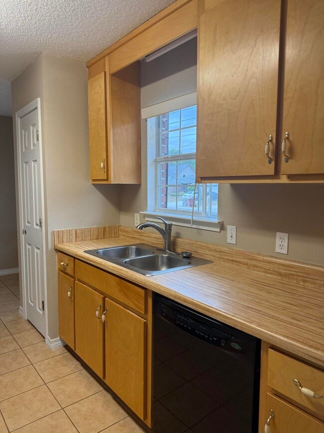 Foto del edificio - 2369 Andorra St