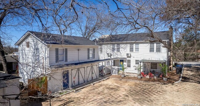 Building Photo - 422 Pershing Ave