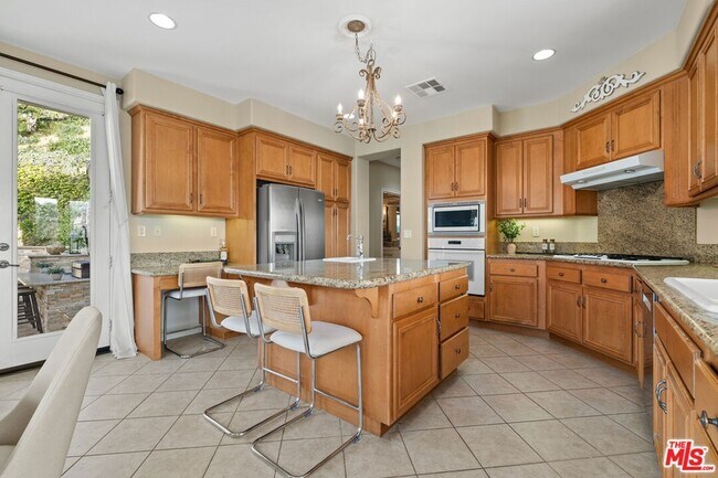 Foto del edificio - 657 S Ave 61