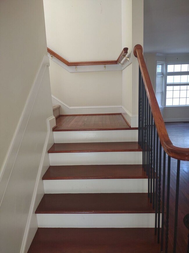 Building Photo - COMING SOON !!! | Just Minutes from Downto...
