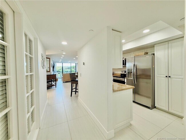 Foto del edificio - 8800 S Ocean Dr