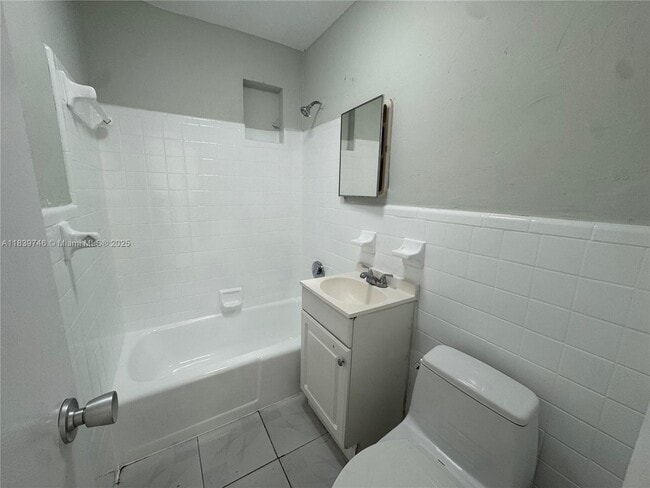 Building Photo - 405 NW 5th St