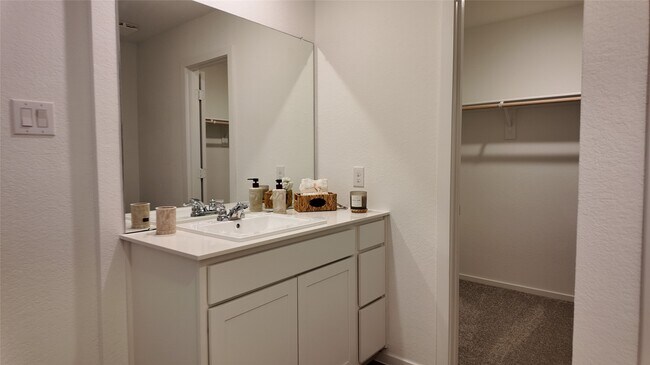 Foto del edificio - 14833 N Ascot Bnd Cir