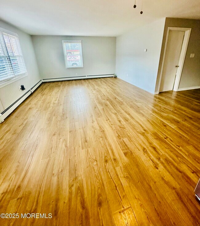 Foto del edificio - 273 Port Monmouth Rd