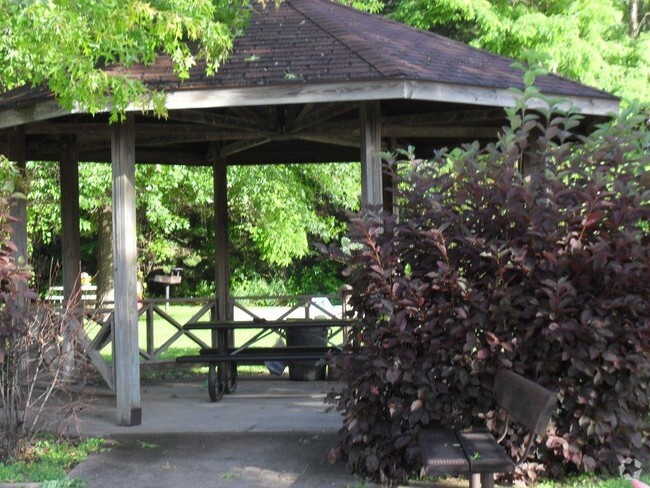 Gazebo - Fairfield Park II Apartments