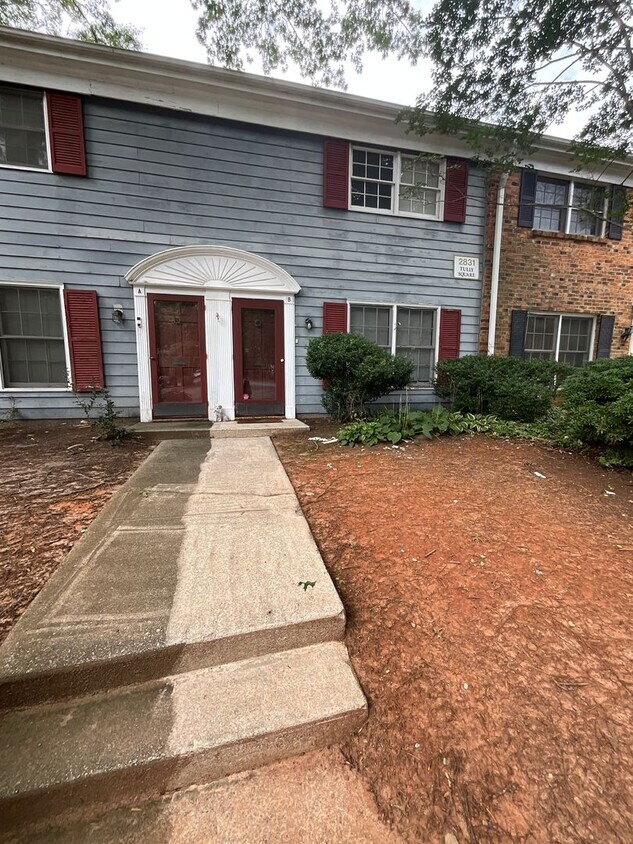 Foto principal - Beautiful 2 Bed 2.5 Bath Townhouse!