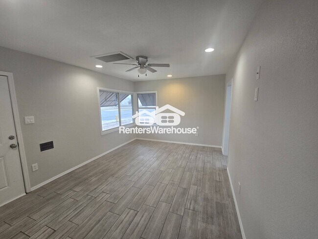 Foto del edificio - 1720 E Portland St