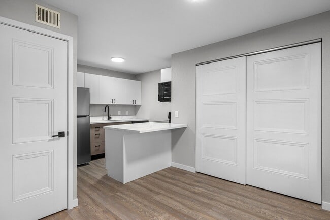 Foto del edificio - 50 Devon Ct