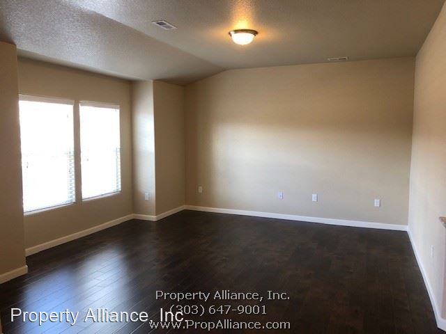 Building Photo - 3 br, 2.5 bath House - 5640 Shamrock Heights
