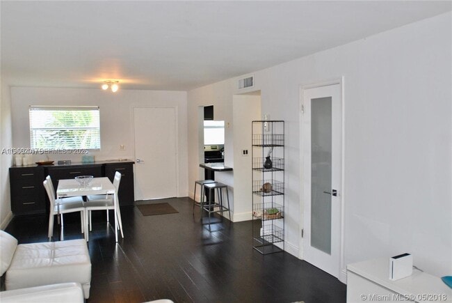 Building Photo - 61 Collins Ave