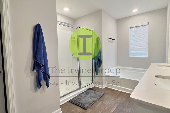 Building Photo - Stunning 5 Bed, 3 Bath Home Built in 2023. Close to Maxwell!