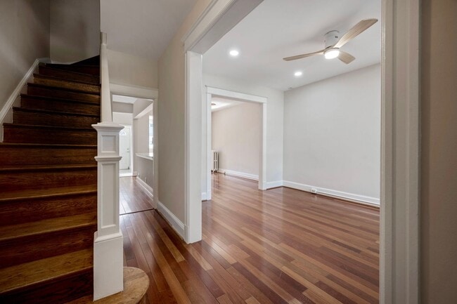 Foto del edificio - Available Now! Recently Renovated 4 Bedroo...