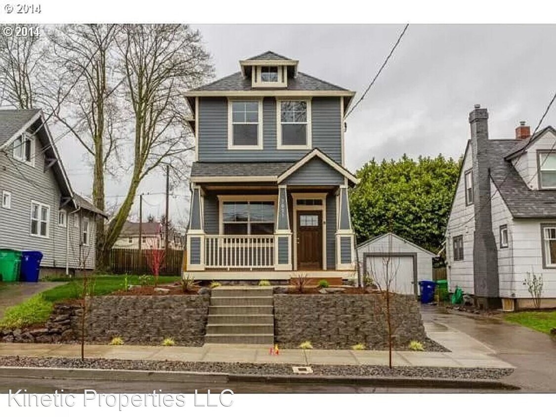 3 br, 2.5 bath House 7051 NE Grand Ave House Rental in Portland, OR