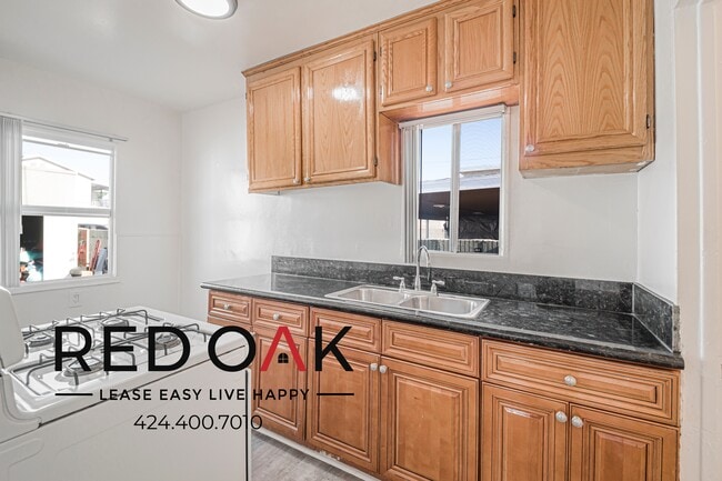 Building Photo - 12145 Pine St