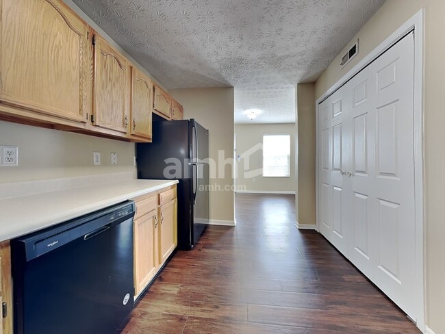Building Photo - 918 Kreider Ct