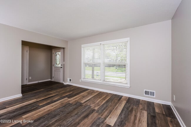 Building Photo - 9607 Walnutwood Way
