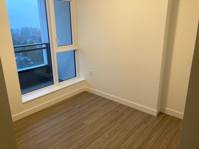 Photo du bâtiment - 13675 107A Av