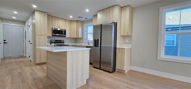 Foto del edificio - 137 Stanwood St