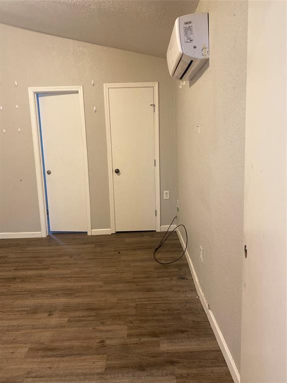 Foto del edificio - 321 W Austin Ave