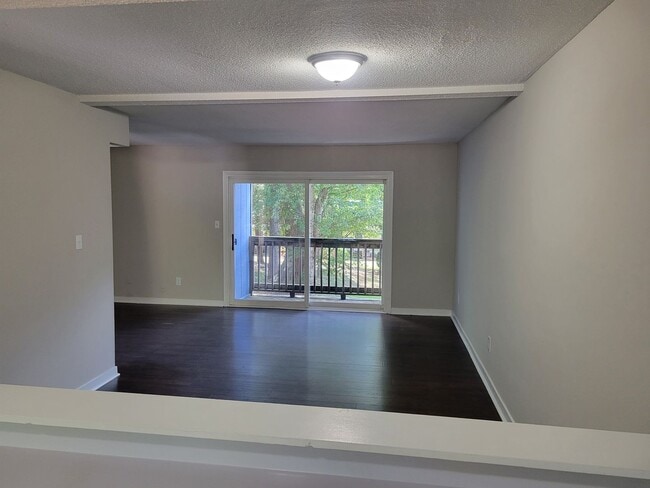 Building Photo - Earn up to $750 in Rent Credits!