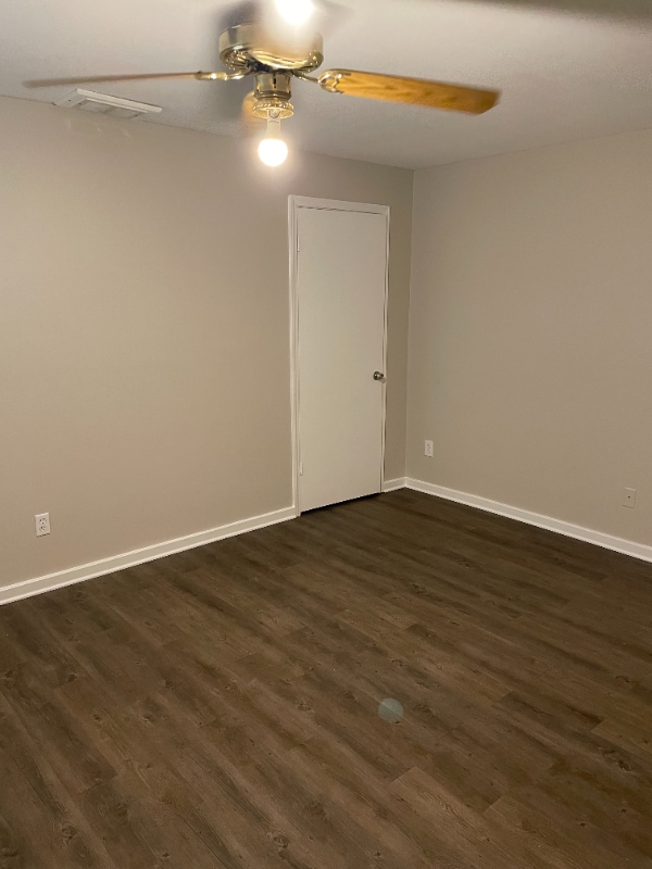 Building Photo - 3230 Meadowlark Ln NW