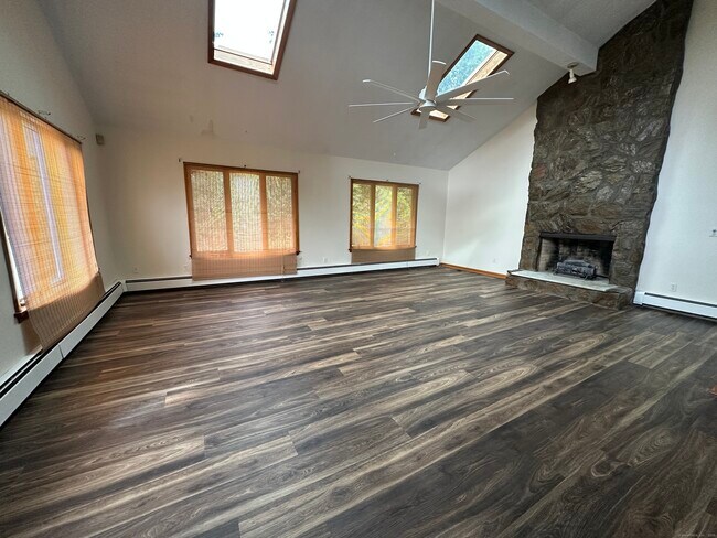 Foto del edificio - 91 Bailey Ln