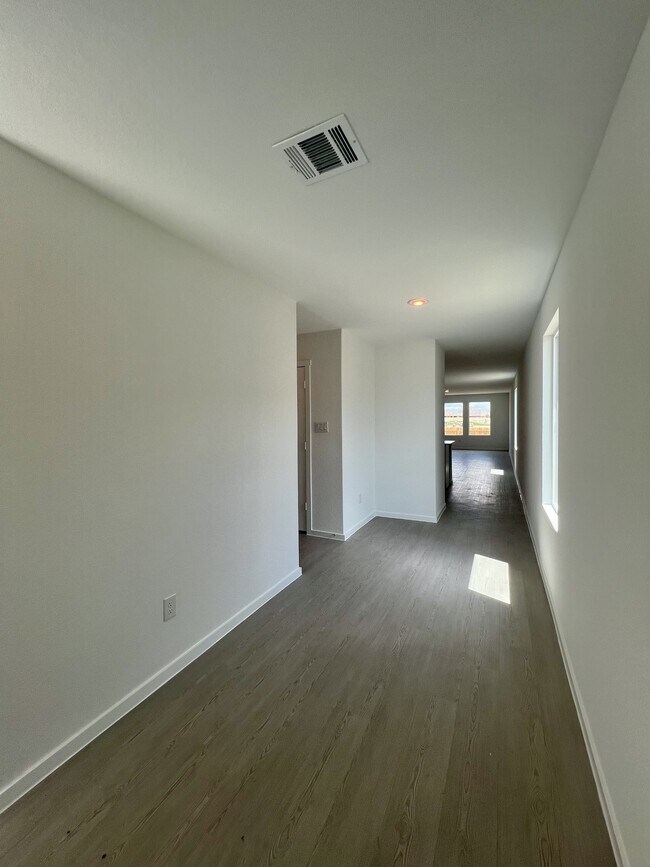 Foto del edificio - 9175 Trails End