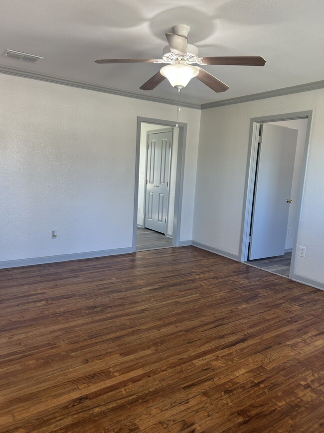 Living Room - 5017 36th St