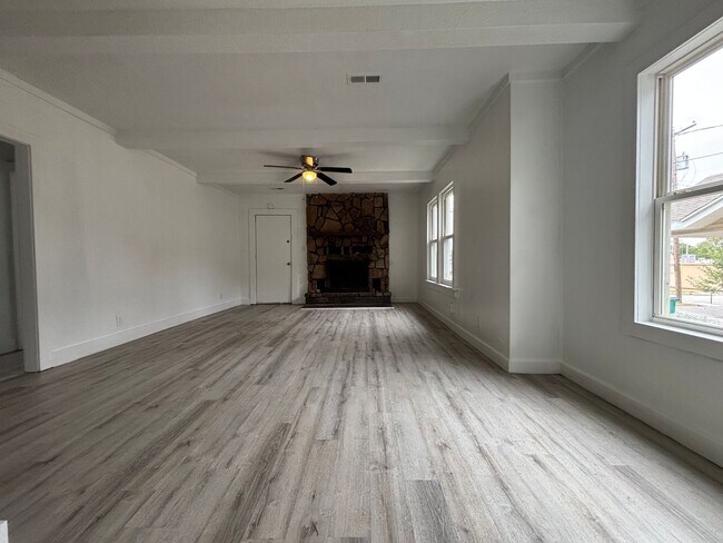 Foto del edificio - Adorable 2 bedroom 1 bathroom Home!
