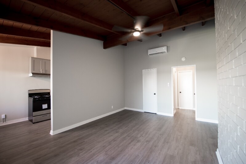 Primary Photo - 450 Live Oak Ave