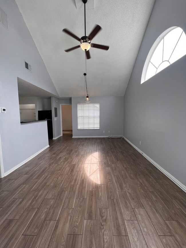 Building Photo - 12263 Armenia Gables Cir