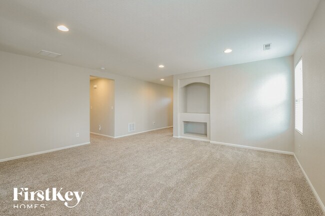 Building Photo - 865 Willow Dr