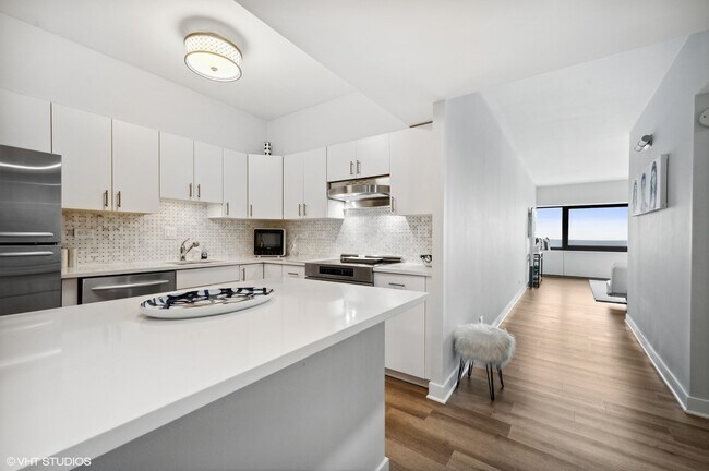 Foto del edificio - 175 E Delaware Pl