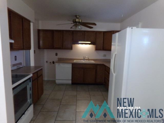 Building Photo - 1705 W Hermosa Dr
